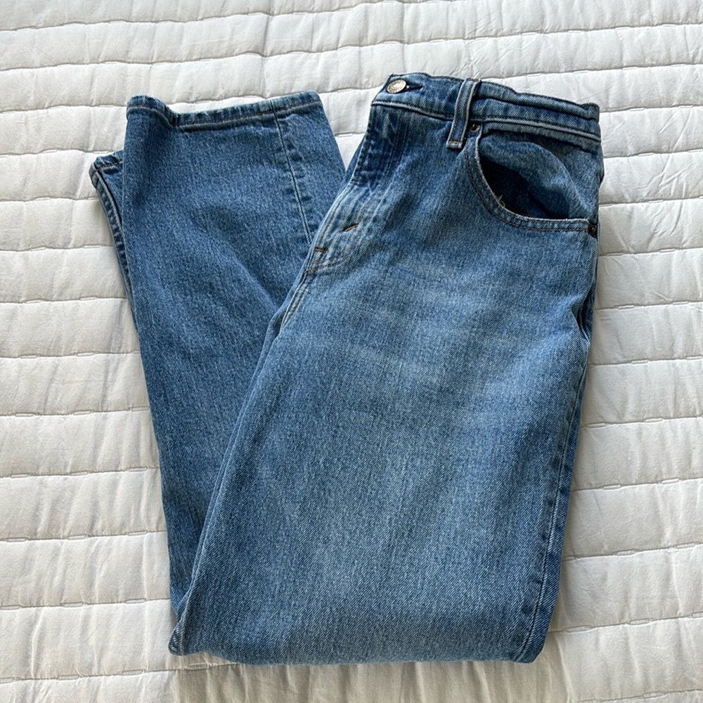 Abercrombie & Fitch The 90’s Straight Ultra High Rise Jean